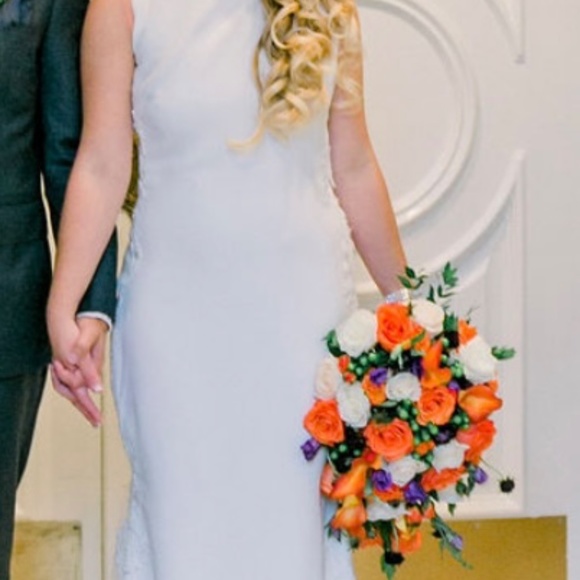 Pronovias RUA Wedding Gown: professionally cleaned,mermaid, sheer back. Size 12 - Picture 6 of 15